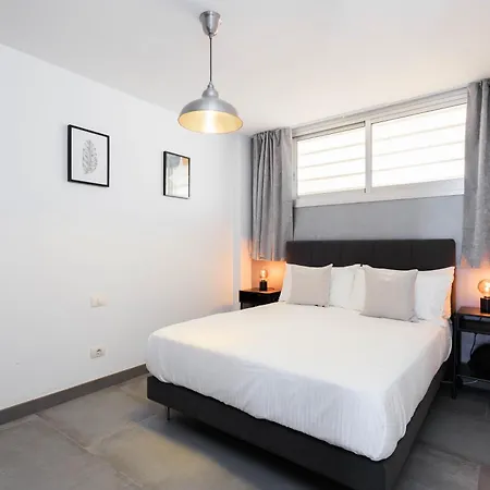 Modern 2 Bed Sea View Pool Access * 阿德耶