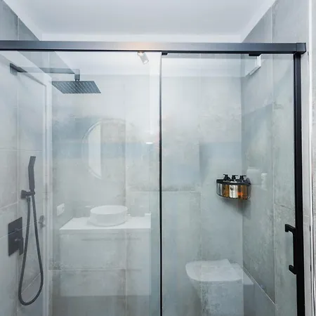 Apartment Modern 2 Bed Sea View Pool Access