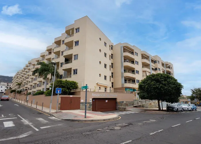 Modern 2 Bed Sea View Pool Access * Адехе