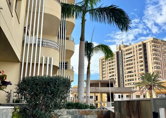 Modern 2 Bed Sea View Pool Access Адехе