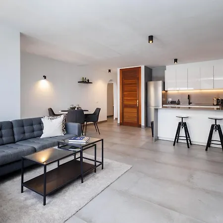 Apartament Modern 2 Bed Sea View Pool Access